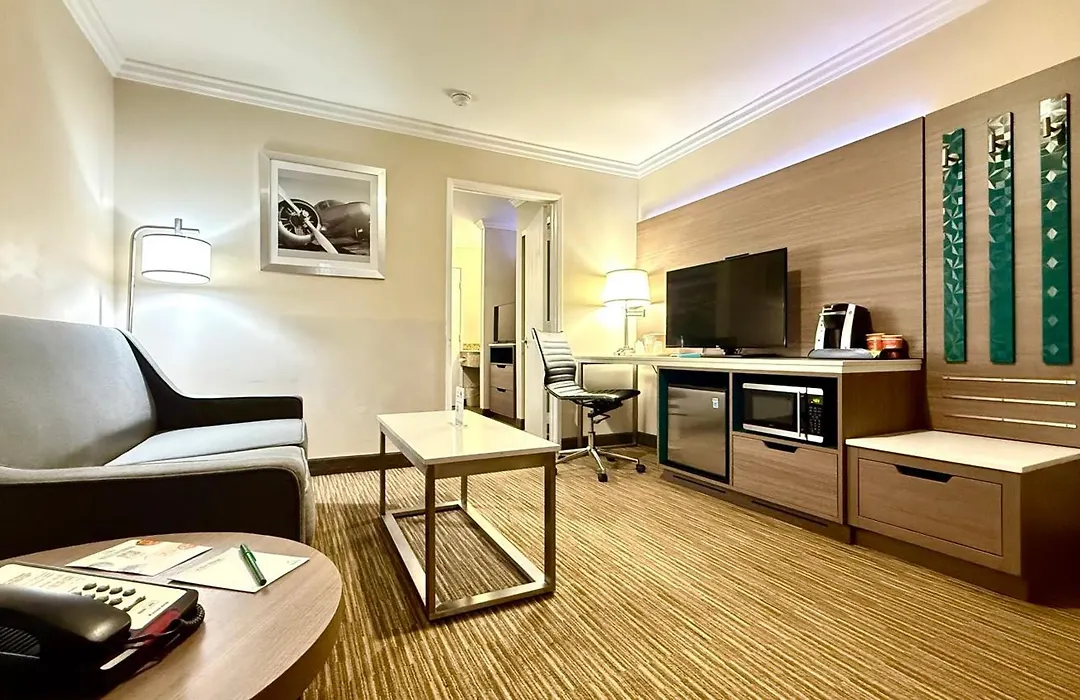 Quality Inn & Suites Los Angeles Airport - Stadium District-1